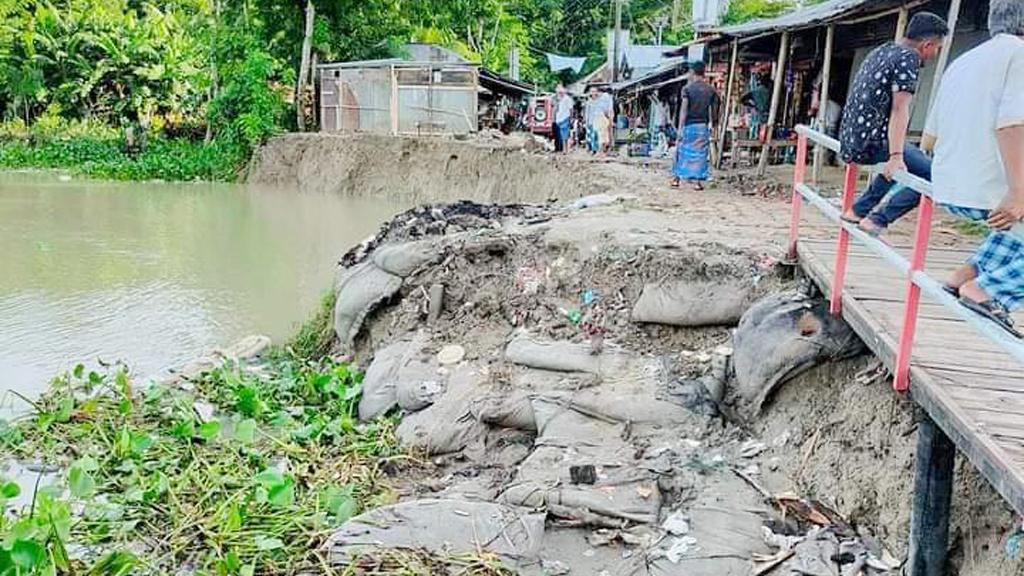 বেড়েছে ভাঙন, হুমকিতে জনপদ