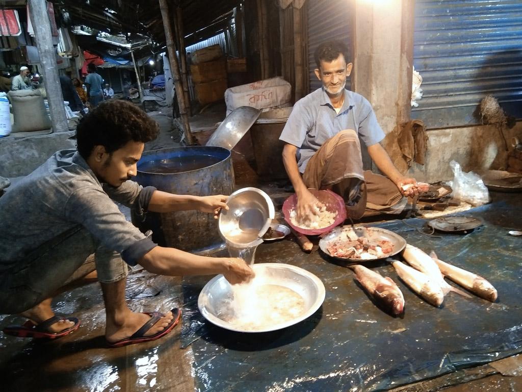 মাছের আঁশ ফেলনা নয়, যাচ্ছে বিদেশে