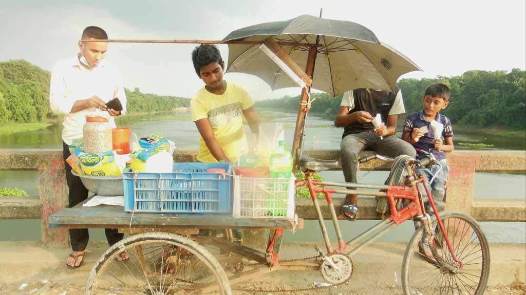 সংসারের হাল ধরেছে শিশু আরমান