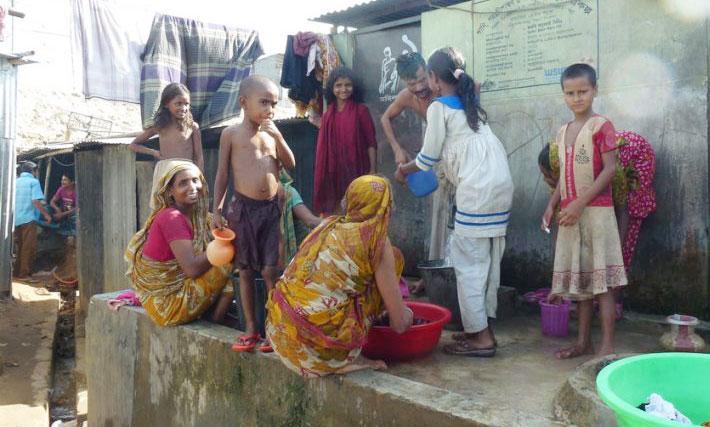 রাজধানীর দরিদ্র নারীদের ৬৮% উন্মুক্ত গোসলখানায় হয়রানির শিকার