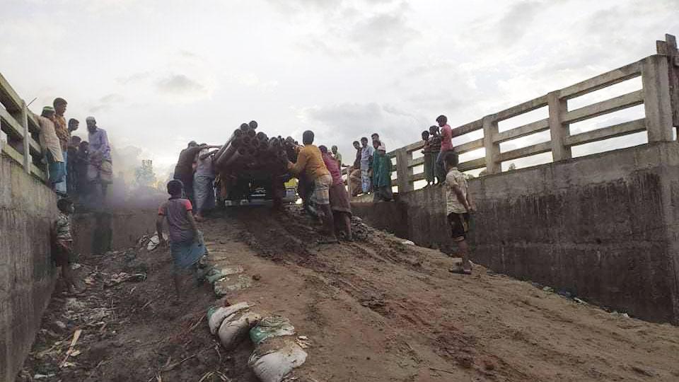 সেতু হলেও হয়নি সড়ক