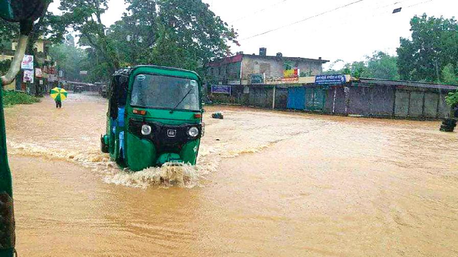 বৃষ্টিতে জলাবদ্ধতা, দুর্ভোগ