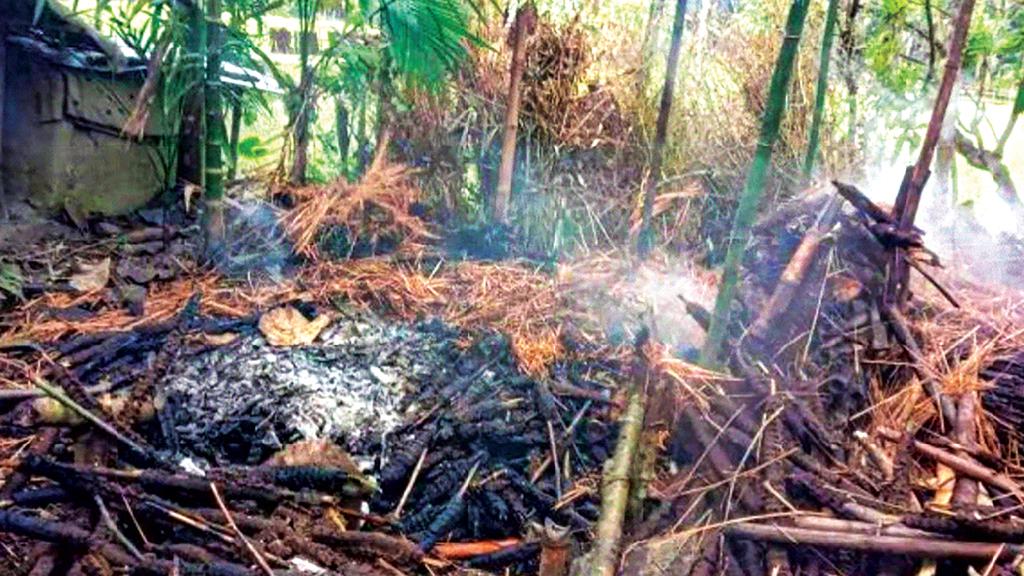 জমি নিয়ে বিরোধের জেরে বাড়ি ভাঙচুর