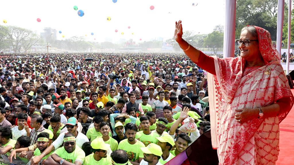 বিদ্যুৎ না বাড়ালে, ডিজিটাল না করলে মাইকে এত কথা আসত কীভাবে: প্রধানমন্ত্রী