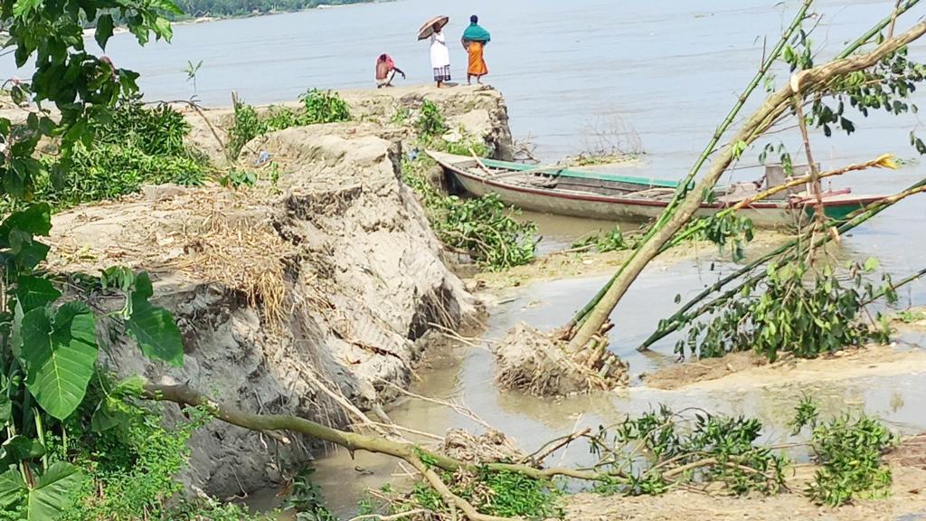 ভাঙনের মুখে পাঁচ উপজেলা