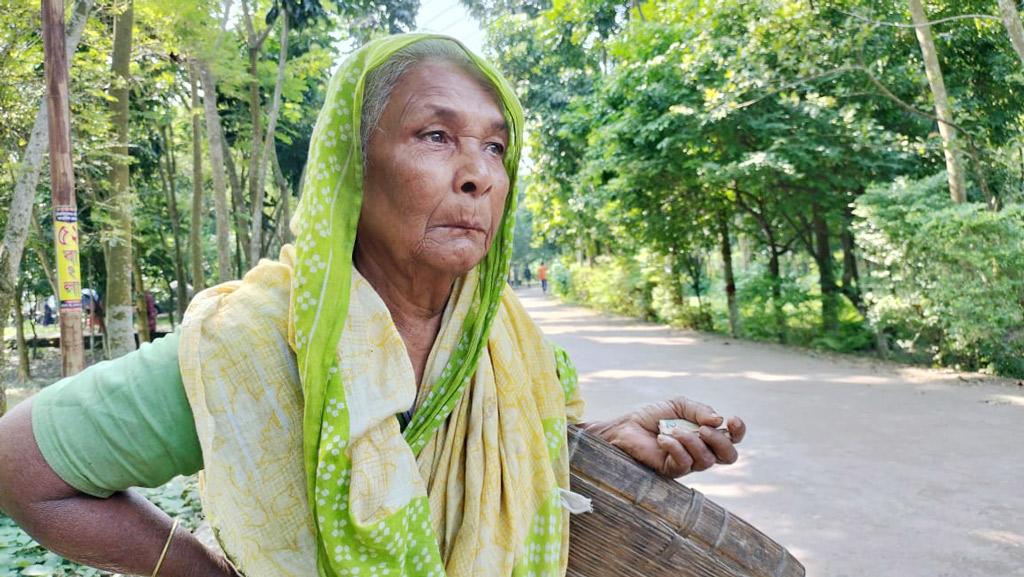 ‘আমি কী করে খাব কেমনে বাঁচব’