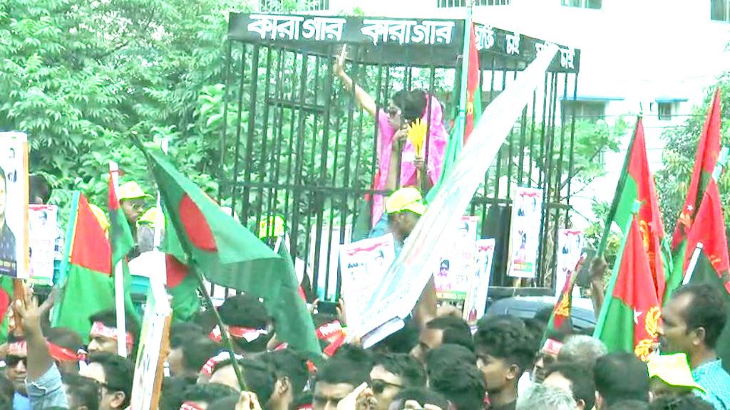 বিএনপির রোডমার্চে দেখা গেল ‘কারাবন্দী খালেদা জিয়াকে’