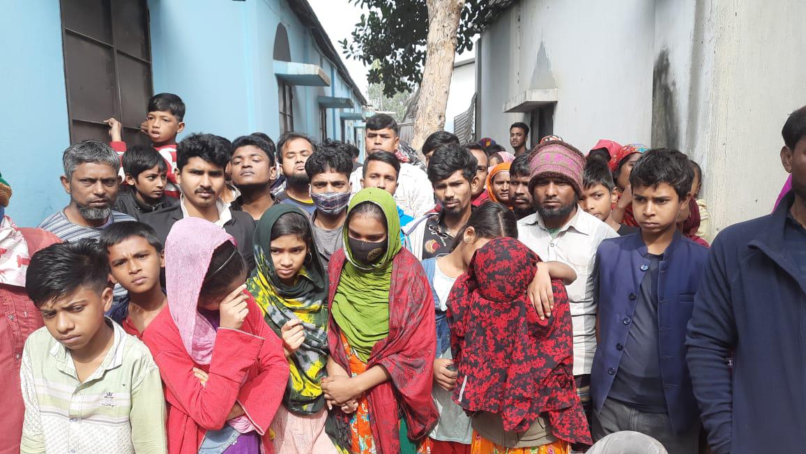 গাজীপুরে রাস্তার পাশ থেকে নারীর রক্তাক্ত মরদেহ উদ্ধার