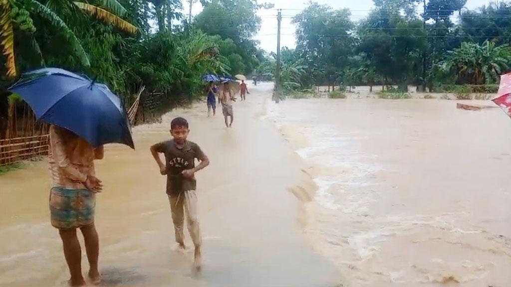 রামুতে বন্যার পানিতে ভেসে ২ জনের মৃত্যু, নিখোঁজ ২