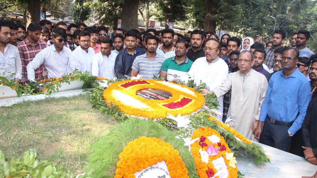 ‘পুরস্কার নয়, মানুষের জন্য লিখতেন হাসান আজিজুল হক’