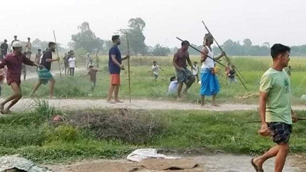 শিবগঞ্জে ট্রাক্টর যাতায়াত নিয়ে ২ গ্রুপের সংঘর্ষ, আহত ১৫