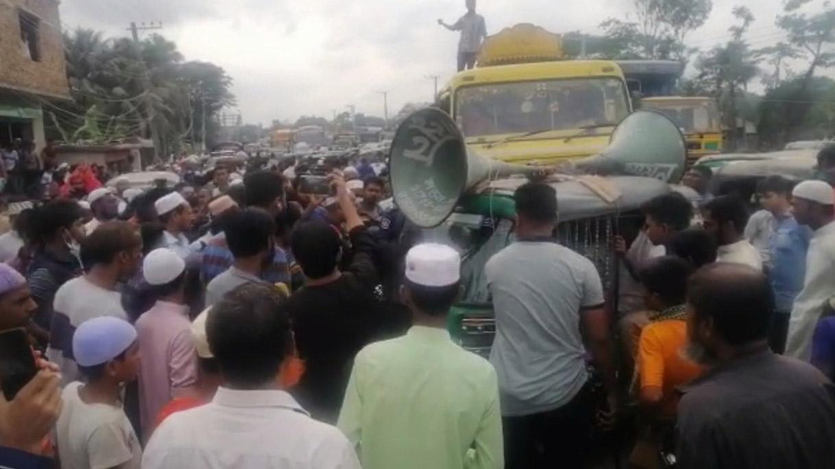 নোয়াখালীতে শিশু হত্যার ঘটনায় মামলা, লাশ নিয়ে বিক্ষোভ