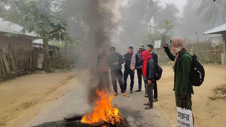 পানছড়িতে আঞ্চলিক আধিপত্য বিস্তারের প্রতিবাদে সকাল-সন্ধ্যা হরতাল চলছে