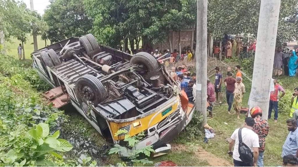 ১ কিলোমিটারে যত ঝুঁকি ২০ দিনে ১৫ দুর্ঘটনা