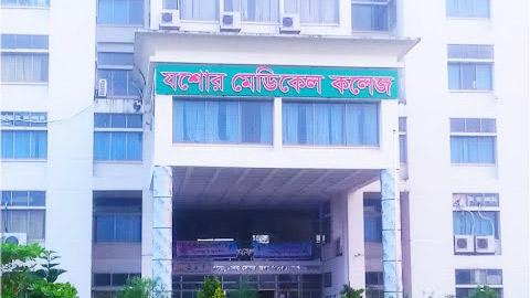 আশ্বাসে কাজে ফিরেছেন ইন্টার্ন চিকিৎসকেরা