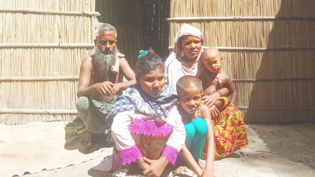 দুই দফায় ব্রহ্মপুত্র নদের ভাঙনে নিঃস্ব রমজান আলী