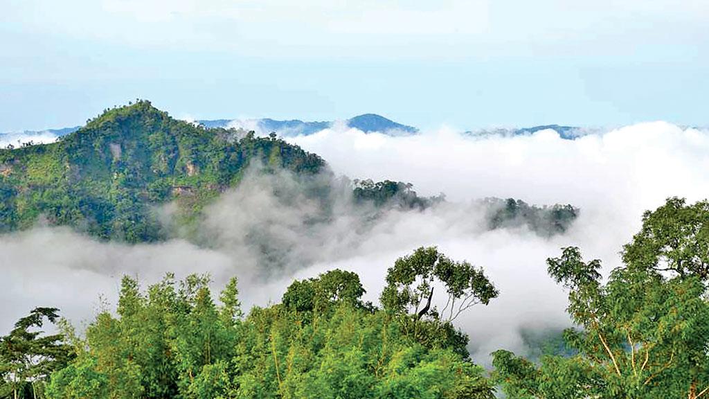 তাজিংডংয়ের চূড়ায়