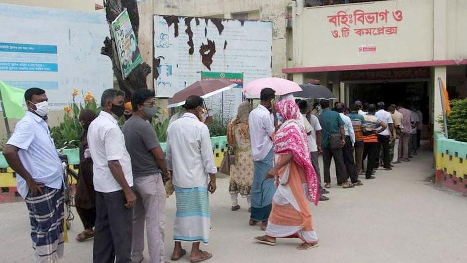 কুষ্টিয়ায় গণটিকায় অব্যবস্থাপনা