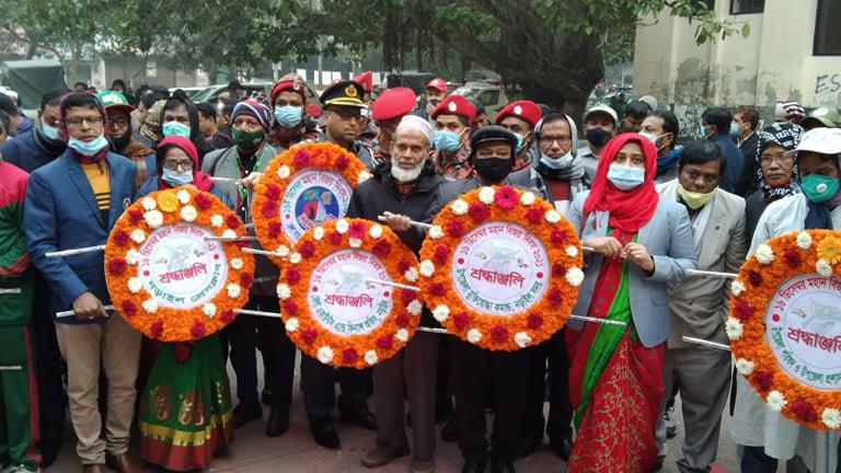 স্বাধীনতার সুবর্ণজয়ন্তীতে শহীদদের প্রতি শ্রদ্ধা­