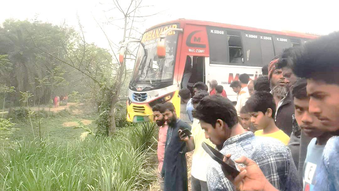 দুধ কিনে বাড়ি ফেরা হলো না নজরুলের 