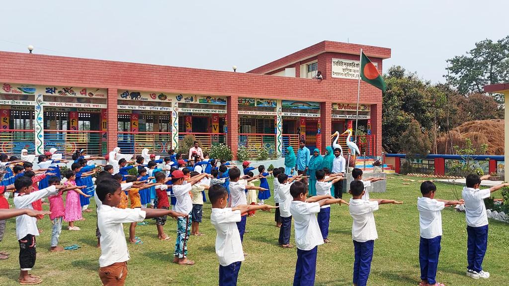 দাবদাহের কারণে প্রাথমিক বিদ্যালয়ে অ্যাসেম্বলি বন্ধ 