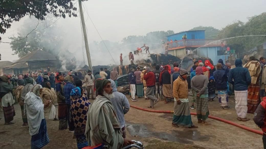 শ্রীপুরে পাটের গুদামে অগ্নিকাণ্ডে ৩ কোটি টাকার ক্ষতি, দাবি ব্যবসায়ীদের