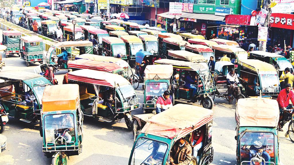 খুলনায় ঈদের আগে ট্রাফিক পুলিশের চাঁদাবাজি, অভিযোগ চালকদের