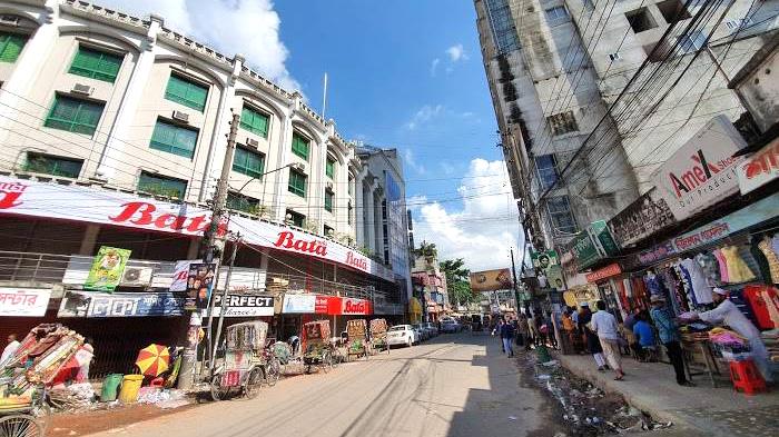 হোটেলে সাপ আতঙ্কে রুম ছেড়েছে অতিথিরা