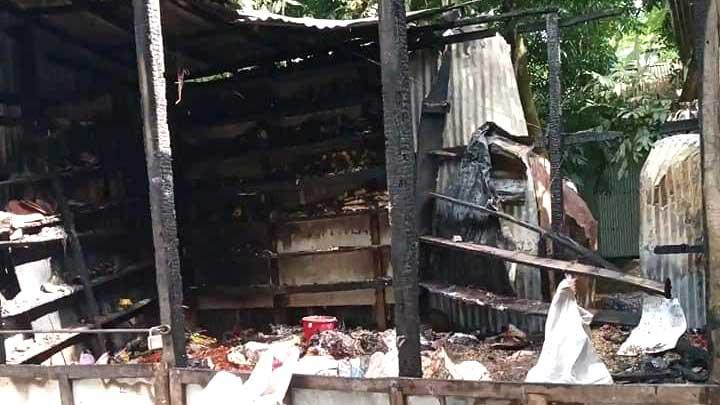 দৌলতখানে অগ্নিকাণ্ডে দুইটি দোকান পুড়ে ছাই, ২০ লাখ টাকার ক্ষয়ক্ষতি