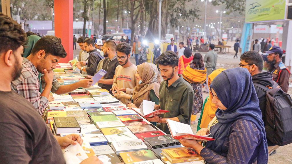 ফেব্রুয়ারির পয়লাতেই উঠল পর্দা