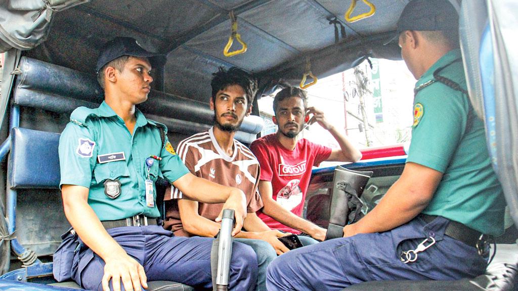 আরও ১৩১ জন গ্রেপ্তার ঢাকায় নতুন ১৪ মামলা