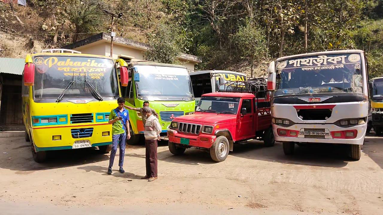 কেএনএফের বাধায় এবার থানচিতেও বাস চলাচল বন্ধ