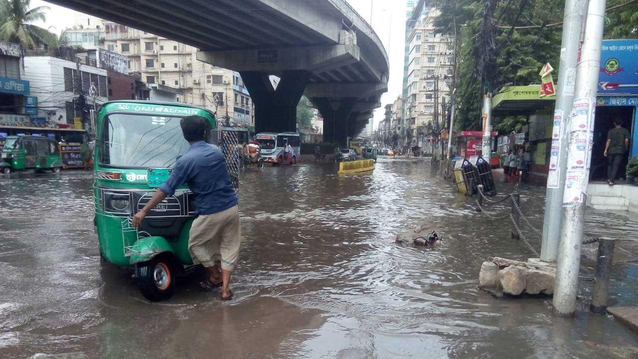 জি ই সি মোড়ে জোয়ারের পানি