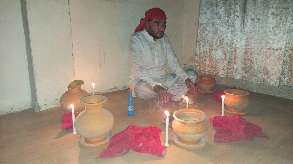 কোটি টাকা হাতিয়ে নেওয়ার অভিযোগে ‘জিনের বাদশা’ গ্রেপ্তার