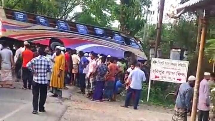 সিলেট তামাবিল মহাসড়কে দুর্ঘটনায় নিহত ৩, আহত ২০