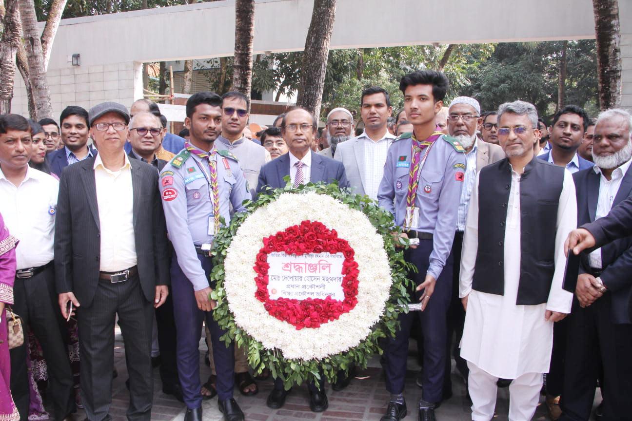 টুঙ্গিপাড়ায় বঙ্গবন্ধুর সমাধিতে ইইডির প্রধান প্রকৌশলীর শ্রদ্ধা