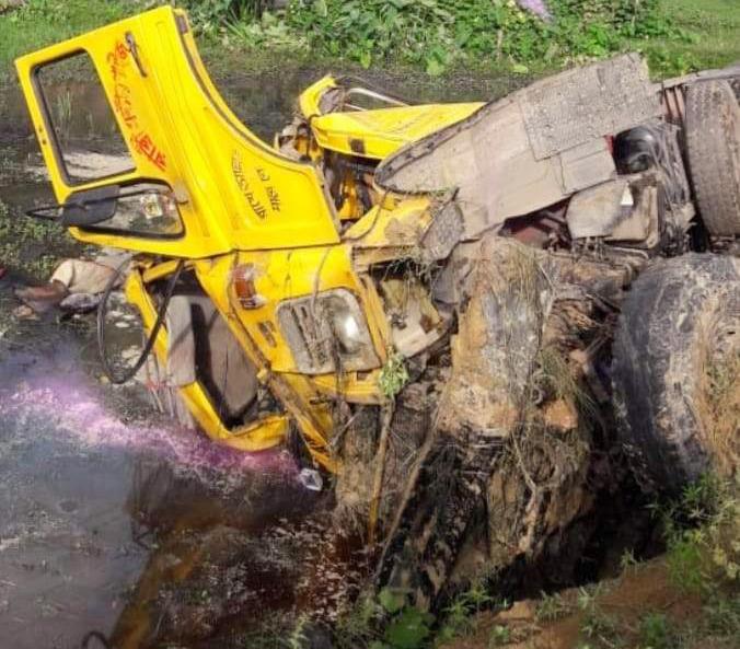 দিনাজপুরে বাস ও ট্রাকের সংঘর্ষে নিহত ২ 