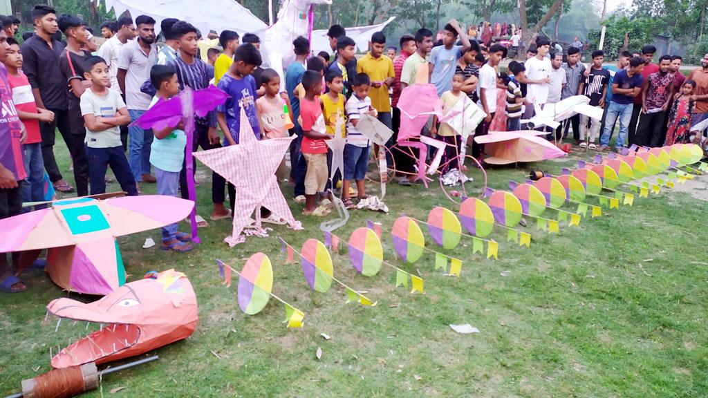 হারানো ঐতিহ্য ফেরাতে ব্রাহ্মণপাড়ায় ঘুড়ি উৎসব