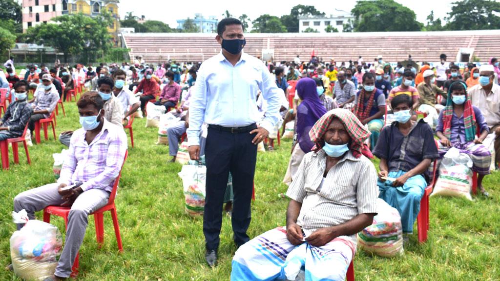 প্রধানমন্ত্রীর মানবিক সহায়তা পেল ১১০০ পরিবার