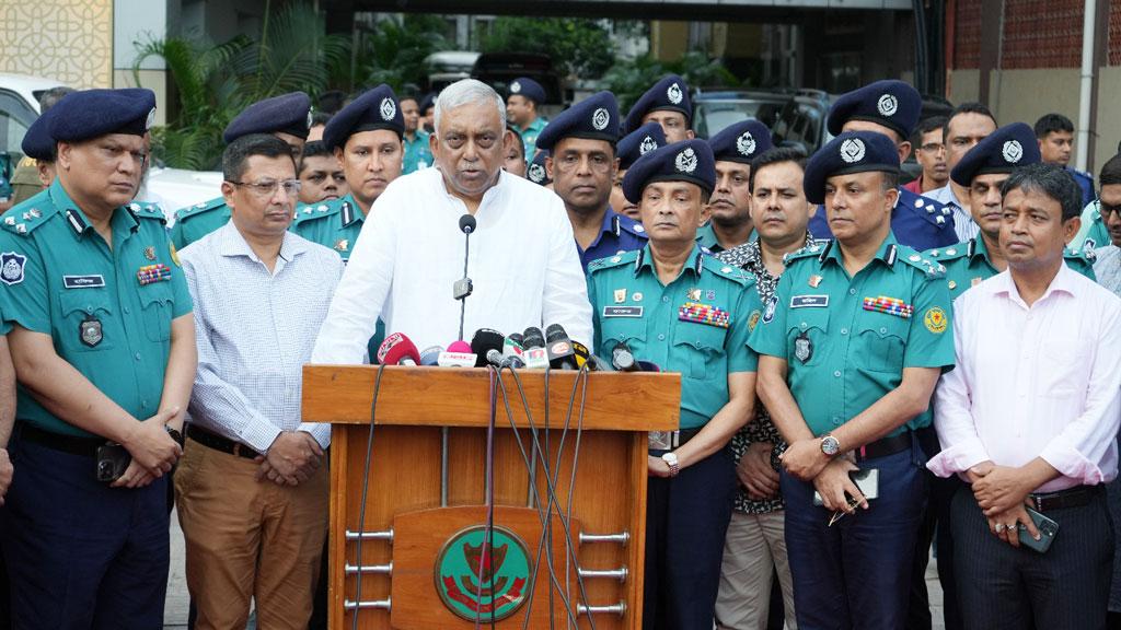 পুলিশকে সহযোগিতা করতেই মাঠে নেমেছিলেন আওয়ামী লীগ কর্মীরা: স্বরাষ্ট্রমন্ত্রী 