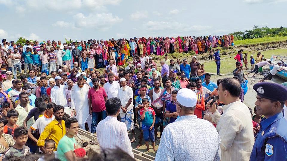 গজারিয়ায় ট্রলার ডুবির ঘটনায় আরও একটি মরদেহ উদ্ধার