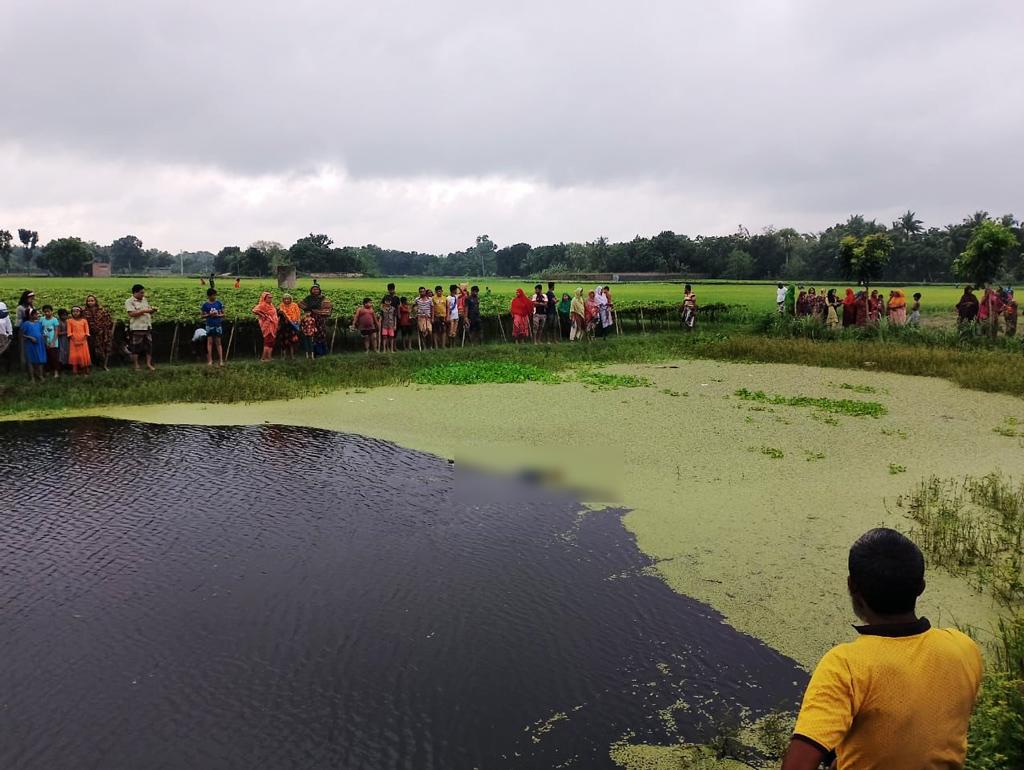 পবায় নিখোঁজের ২ দিন পর কৃষকের লাশ মিলল পুকুরে