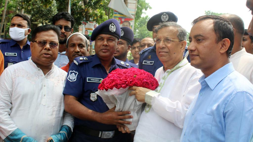 অস্তিত্বের ভয়ে আবোল-তাবোল বলছে বিএনপি: আইনমন্ত্রী