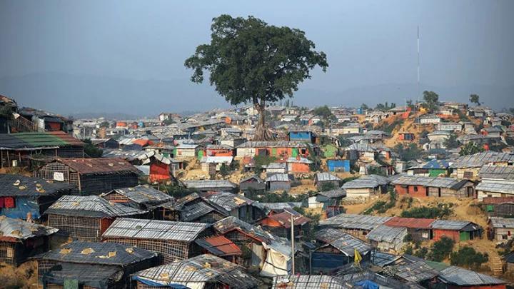 রোহিঙ্গা শিবিরে অস্ত্রের পাহাড়