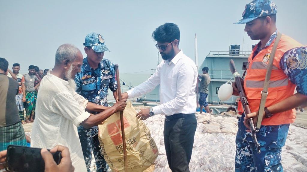 ভোলায় মেঘনা নদী থেকে ৪ হাজার কেজি মাছ জব্দ