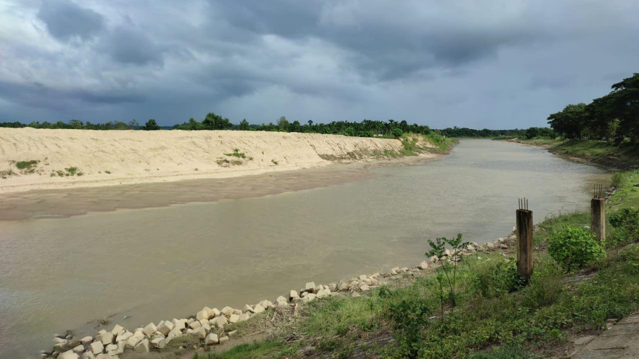 বাঁকখালী নদীর বালু নদীতে