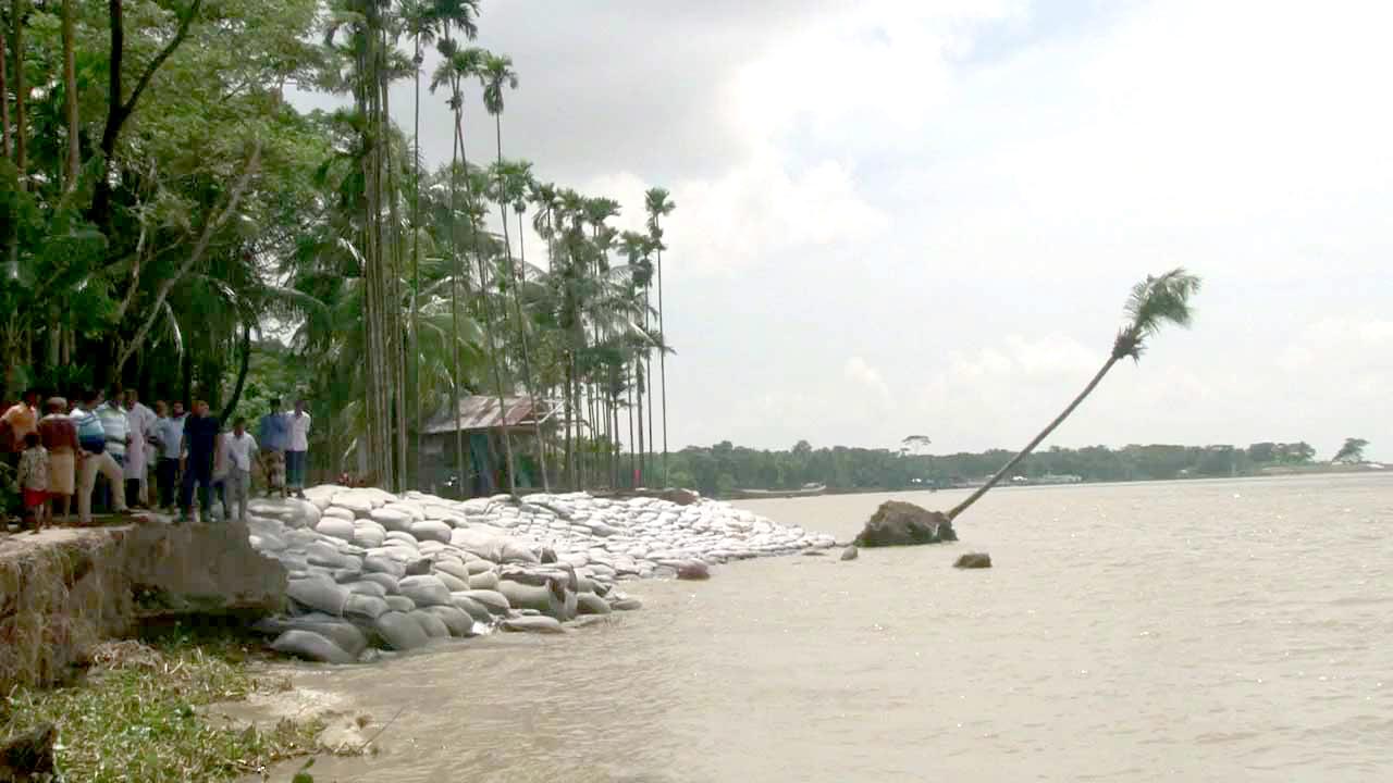 বাঁধের আশায় ৭ লাখ মানুষ