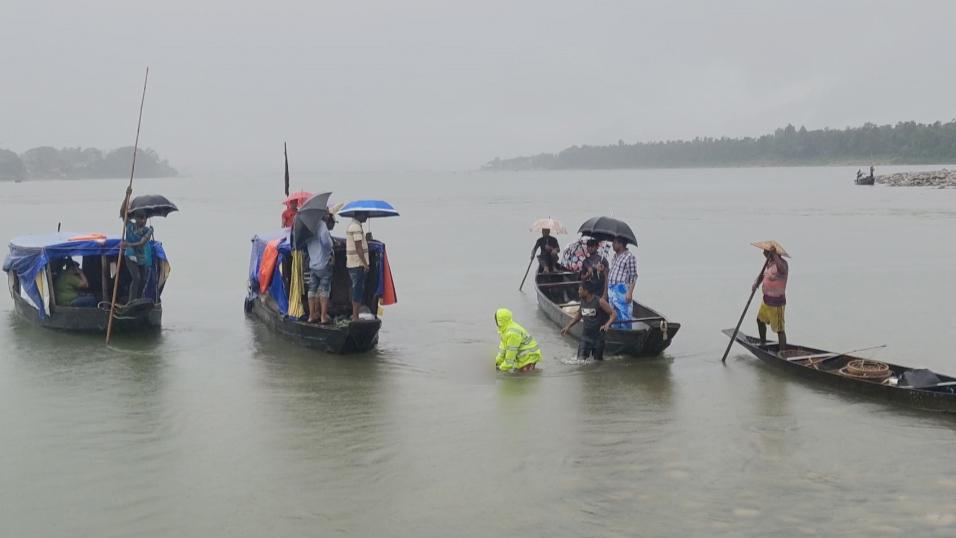 জাফলংয়ে নদীতে গোসল করতে নেমে নিখোঁজ পর্যটকের লাশ উদ্ধার