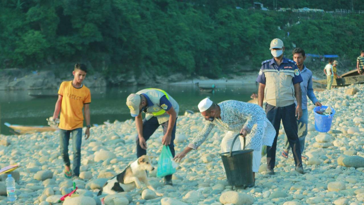 পর্যটন এলাকায় বর্জ্যের স্তূপ