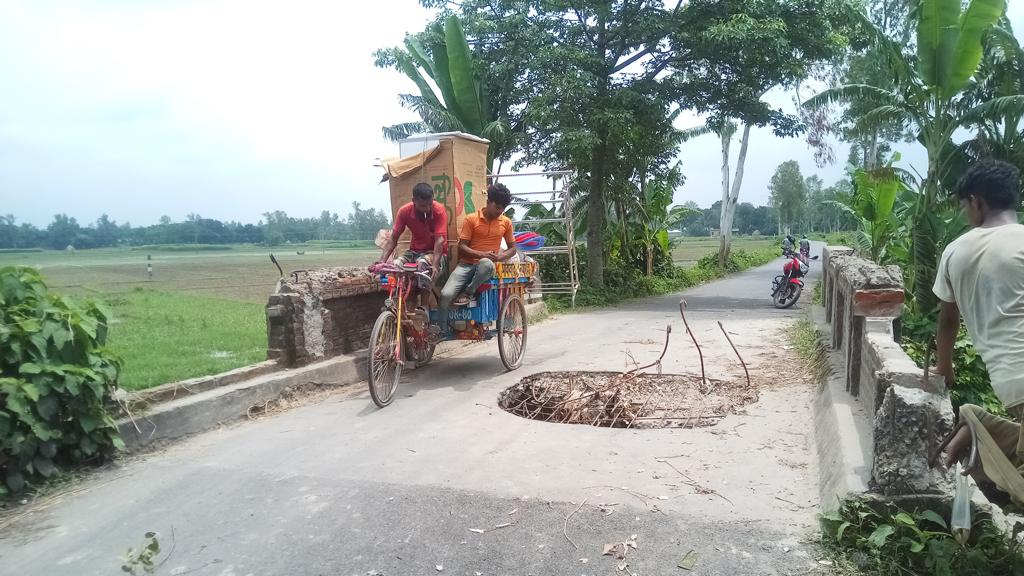 সেতুতে গর্ত, সংস্কারের দায়িত্ব কার